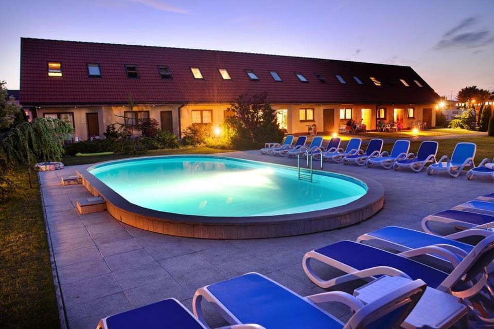 Property building, Pool view, Swimming pool, sunbed