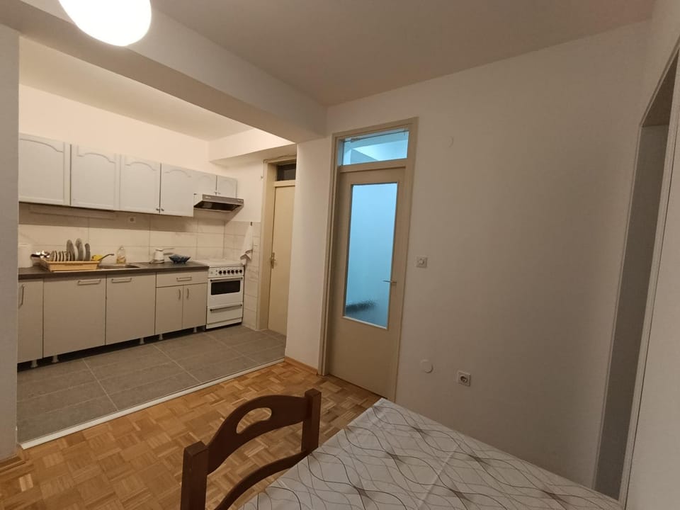 Dining area, kitchen