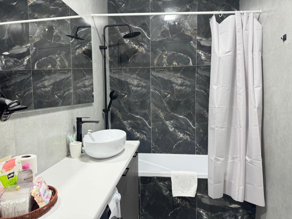 Bathroom, Bath