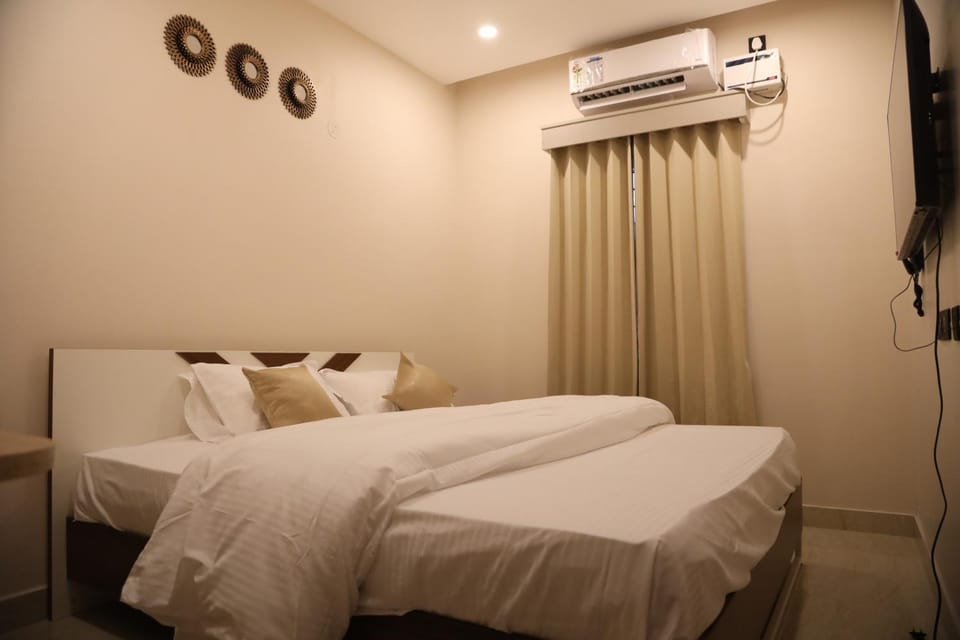 Heaven Crest - 127, Suites & Stays Hotel in Chennai