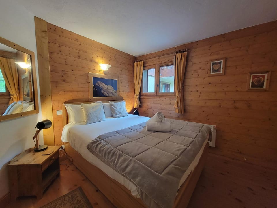Bed, Bedroom