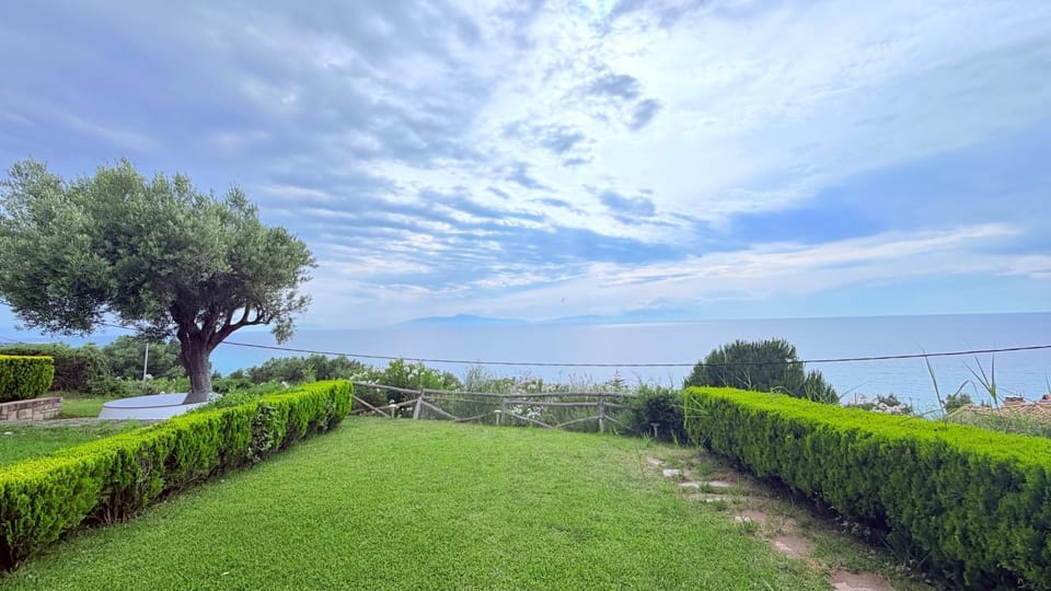 Day, Natural landscape, Garden, View (from property/room), Garden view, Sea view