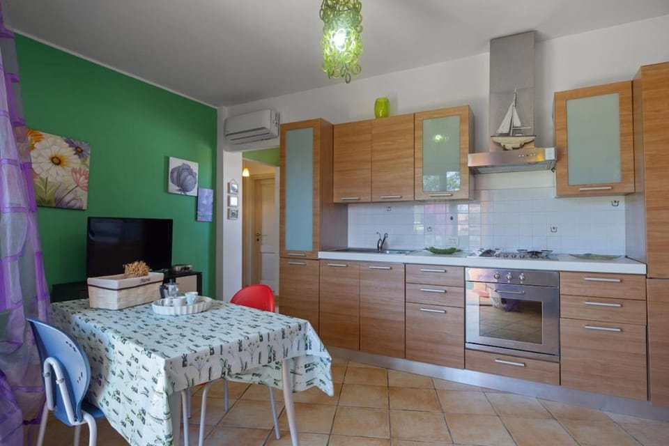 Villa Smeralda - Pool, Private Garden & Beach 100m Apartment in Pittulongu
