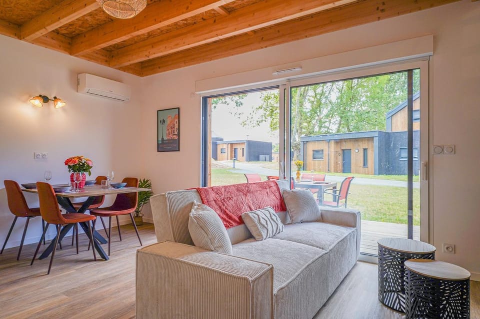 Cottage 37 - Golf et piscine - 4 personnes House in Pays de la Loire