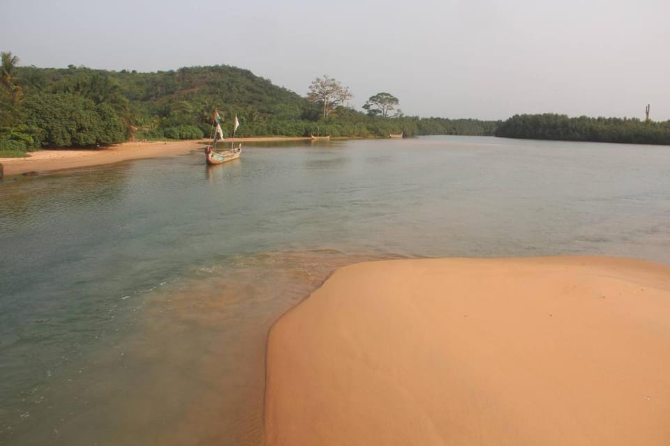 Nearby landmark, Neighbourhood, Natural landscape, Activities