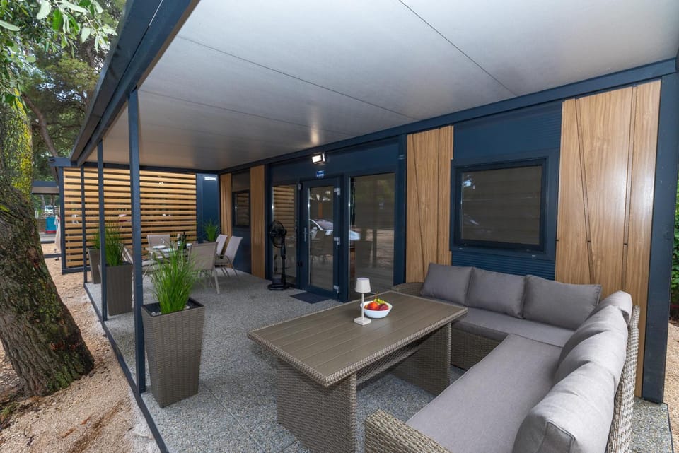 Property building, Balcony/Terrace