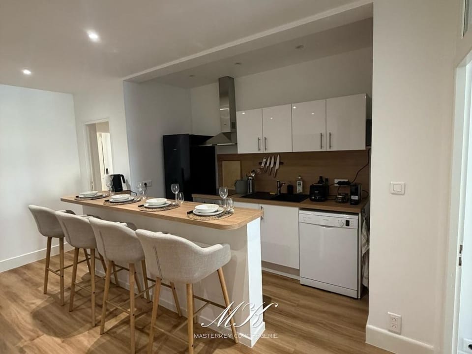 Le Duc, Face au parc de l'hôtel de ville, rénové Apartment in Grand Est