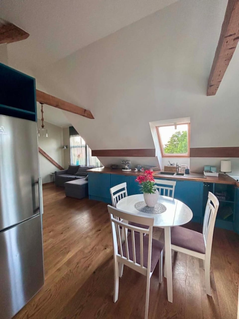 Kitchen or kitchenette, Living room