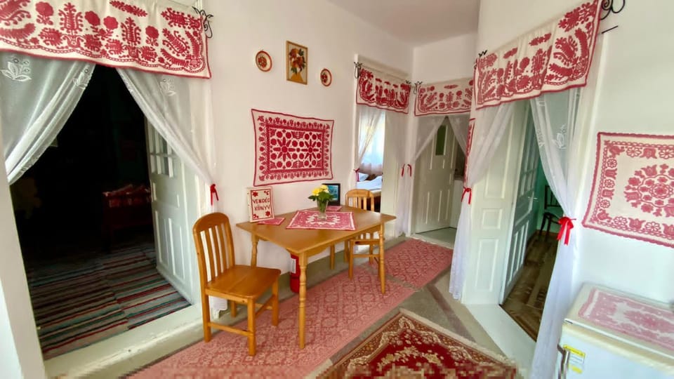Golyafeszek Vendeghaz Bed and Breakfast in Cluj County
