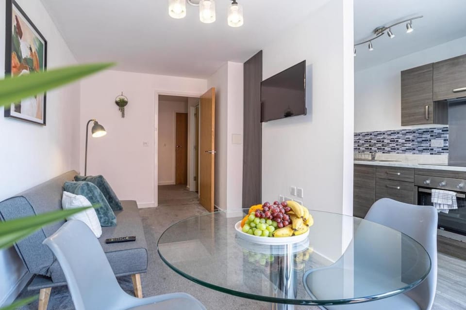 Manchester, Modern Apartment, Salford Riverside Apartment in Salford