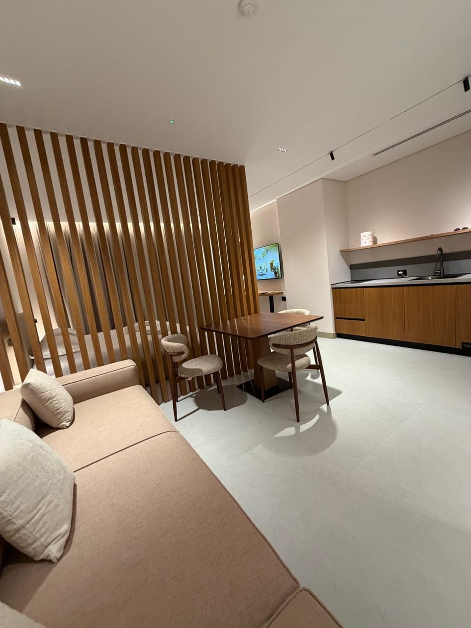 Photo of the whole room, Seating area