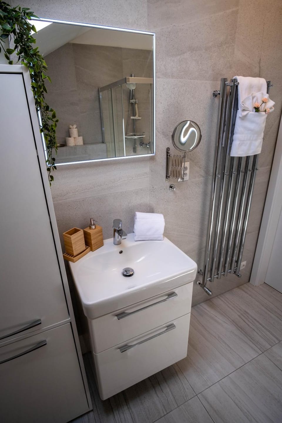 Bathroom, towels