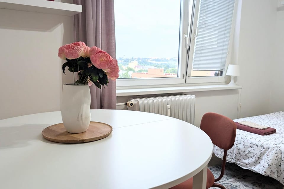 Seating area, Dining area, City view