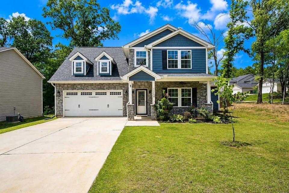 New Home Near Motor Speedway, Concord Mills and UNCC House in Concord