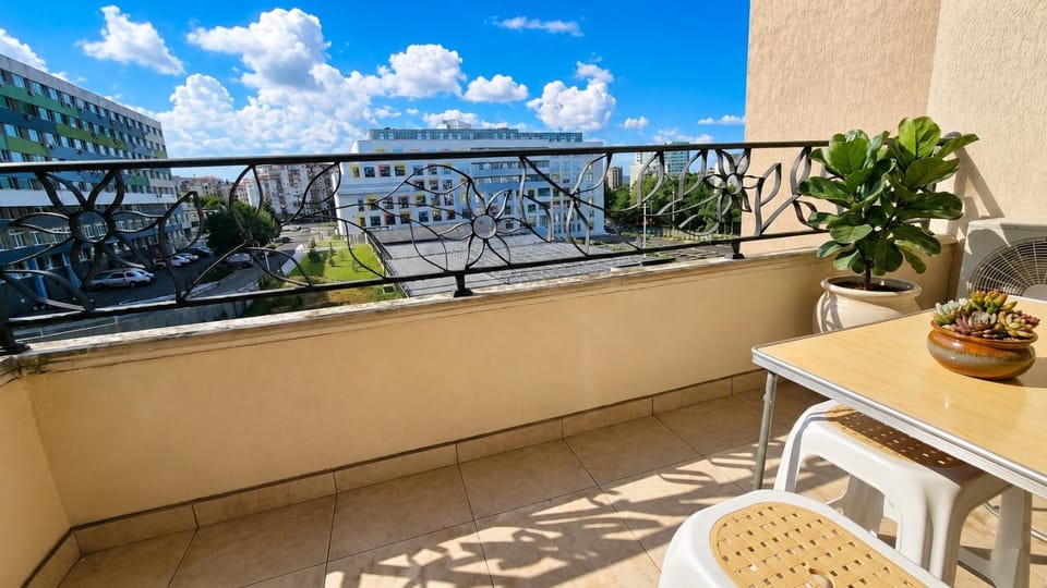 Patio, Day, View (from property/room), Balcony/Terrace
