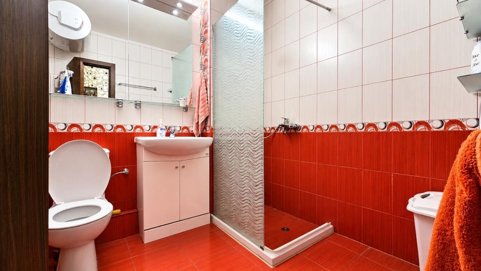Shower, Toilet, Bathroom