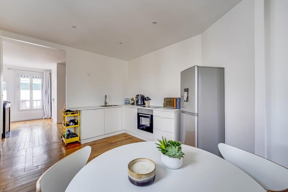 Dining area, kitchen