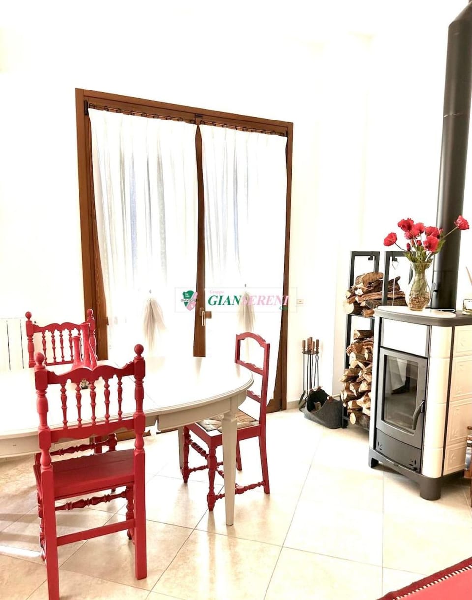 Day, Living room, Seating area
