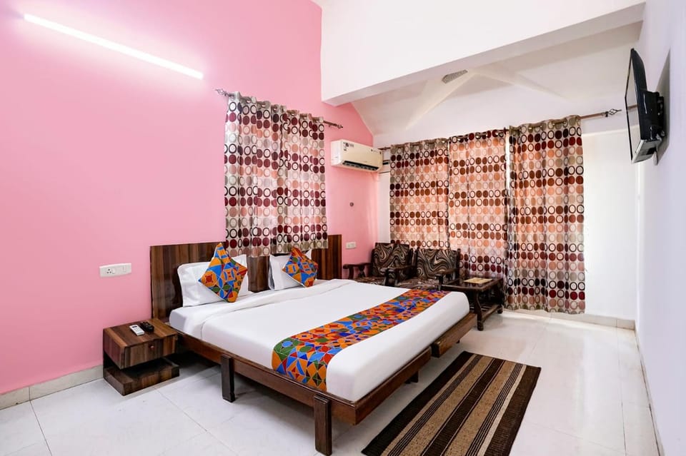 Bed, TV and multimedia, Photo of the whole room, Bedroom, air conditioner