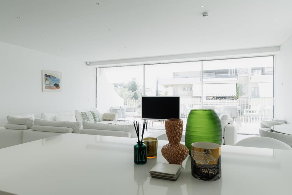Communal lounge/ TV room, TV and multimedia, Living room, Seating area, Dining area, Evening entertainment