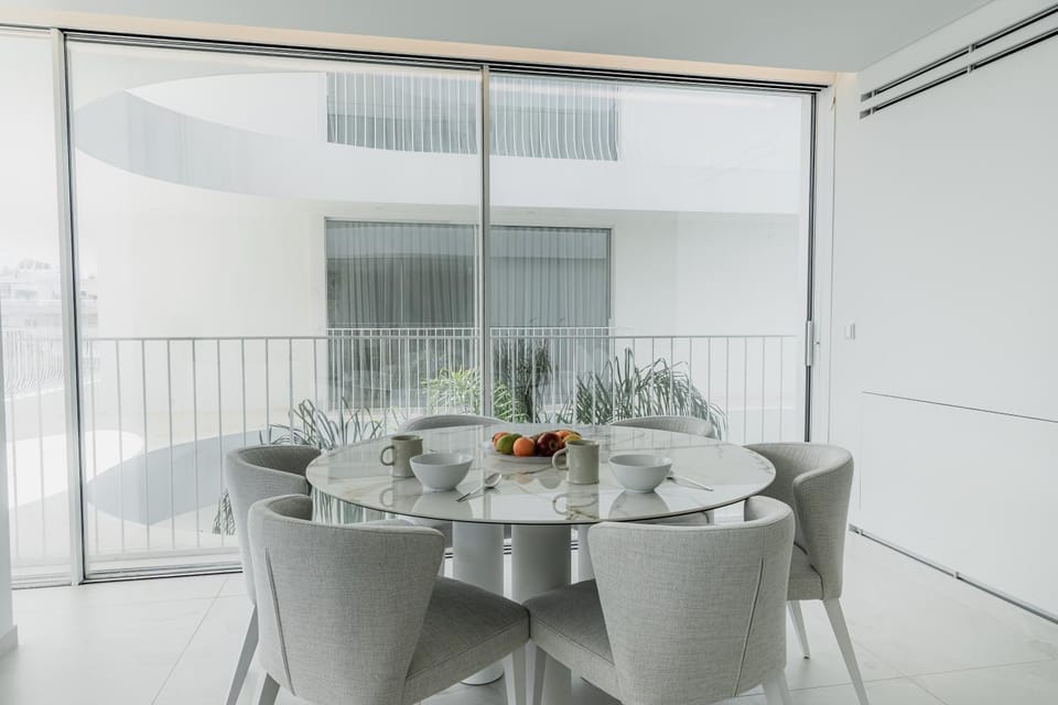 Seating area, Dining area