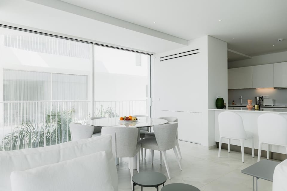Living room, Seating area, Dining area