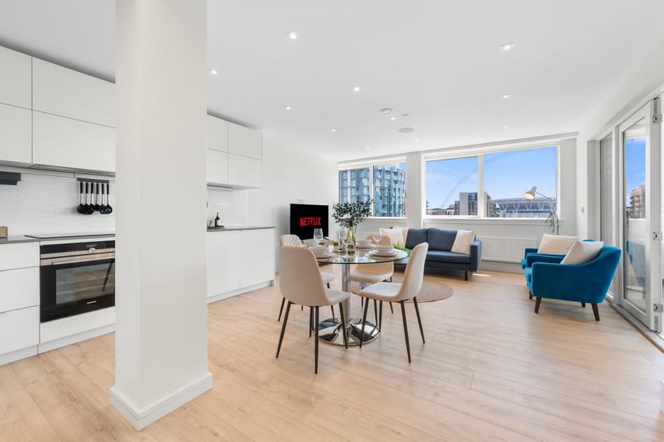Stylish 3BR in Wembley Stadium 1 Min to Tube With Private Cinema, Gym, Yoga Studio, Rooftop Lounge - By Emerald Infinity Living Apartment in Wembley