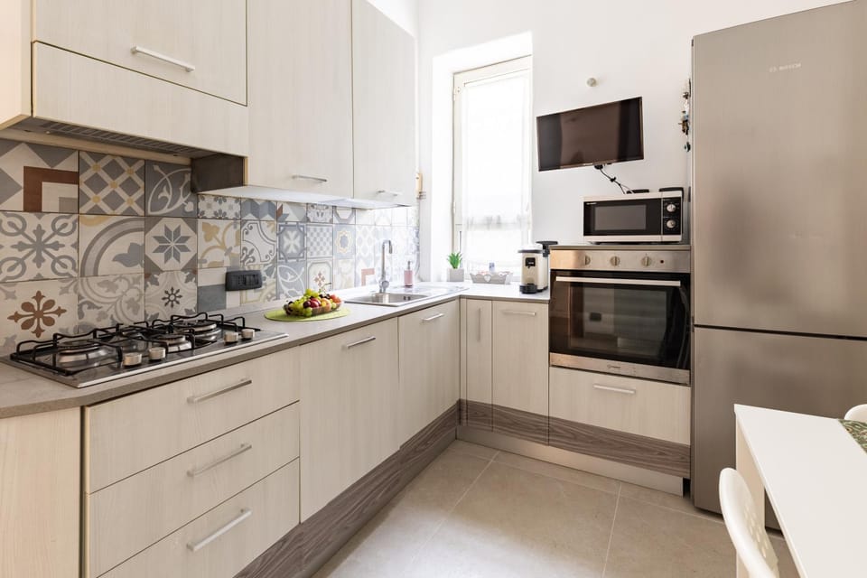 TV and multimedia, Coffee/tea facilities, Kitchen or kitchenette, microwave, oven, stove, washing machine, washing machine