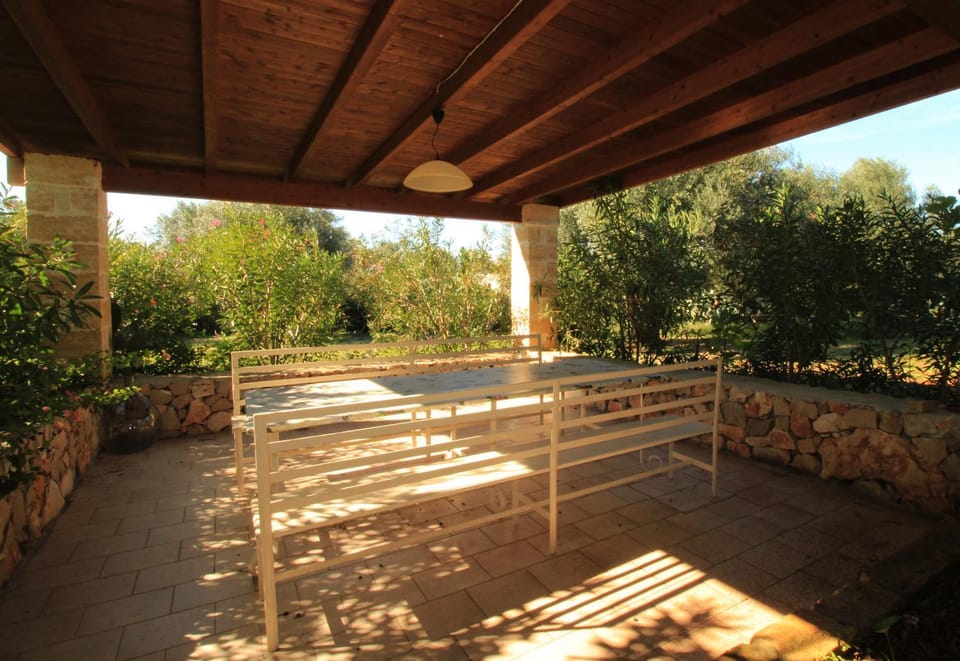 Property building, Patio, Nearby landmark, Natural landscape, BBQ facilities, BBQ facilities, Garden, Solarium, Balcony/Terrace, Decorative detail, Seating area, Dining area, Garden view, Landmark view