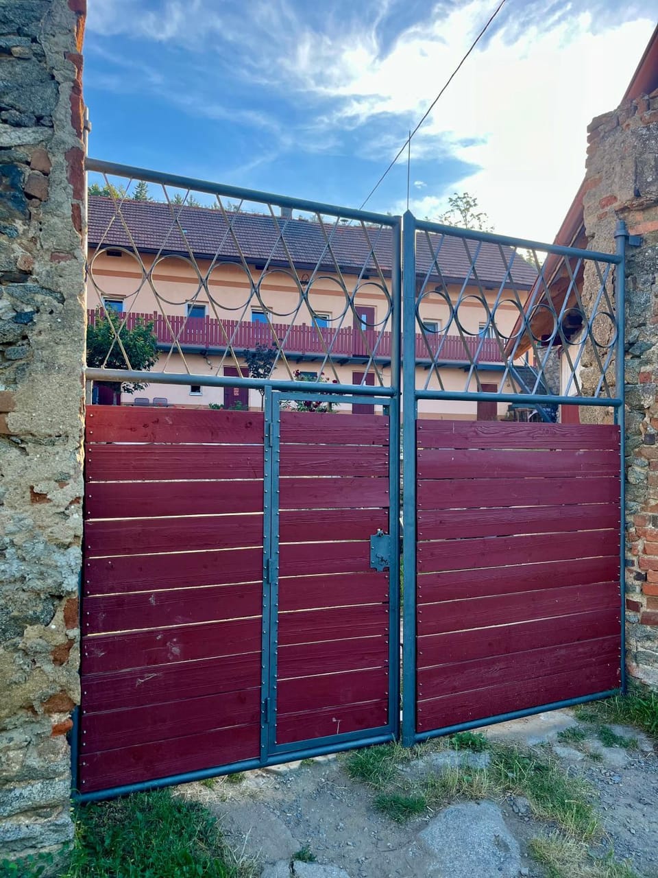 Property building, Day