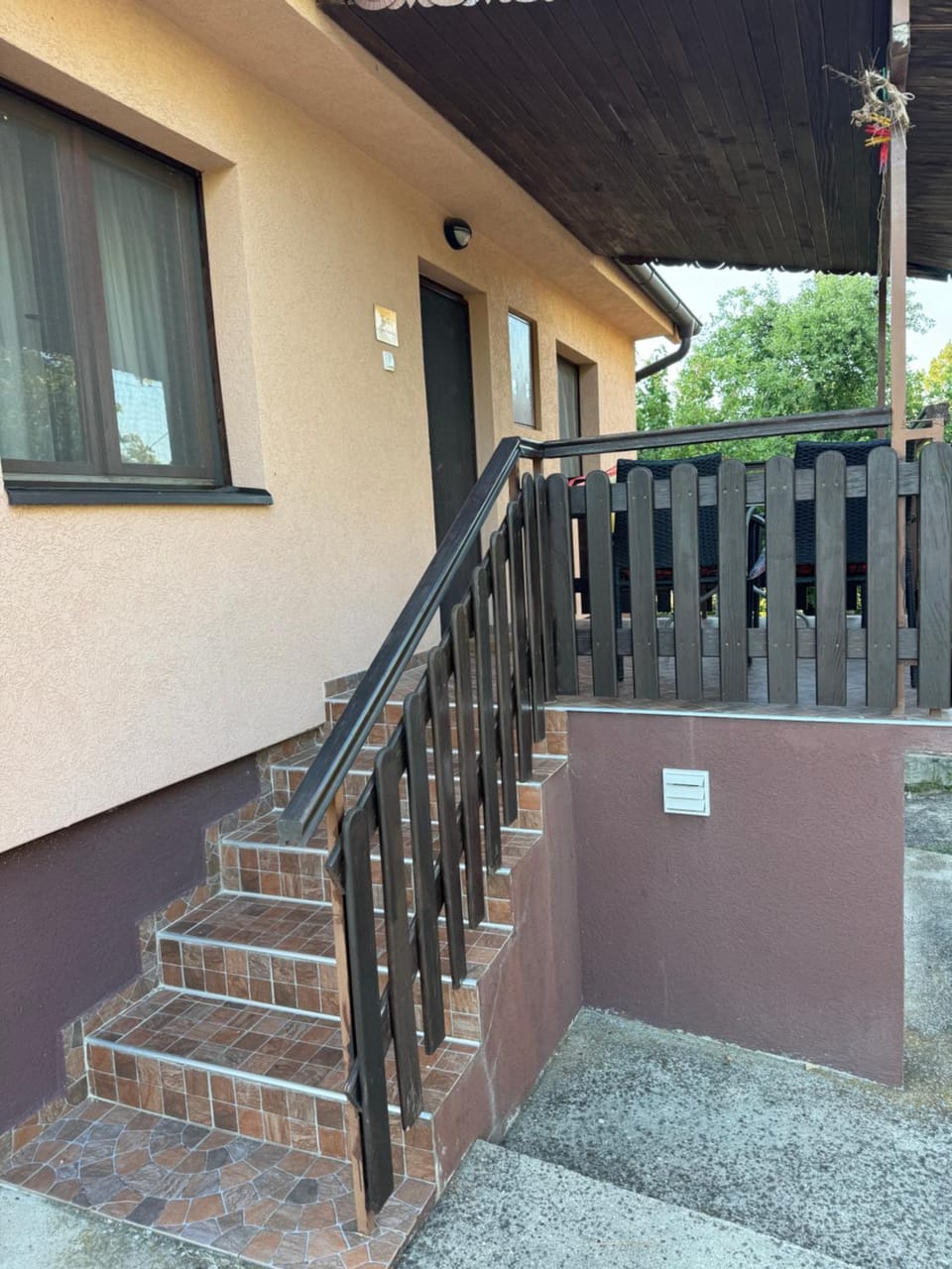 Facade/entrance