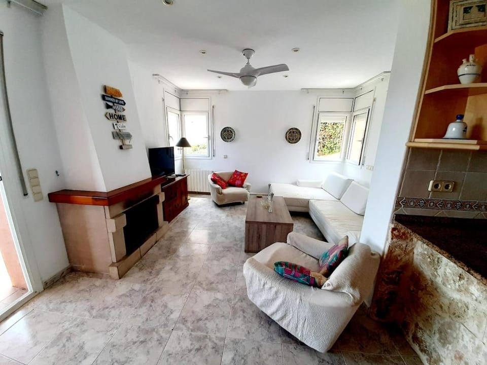 TV and multimedia, Living room, fireplace