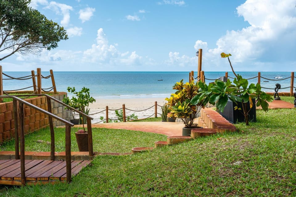 Natural landscape, Garden, Seating area, Beach, Sea view, Area and facilities