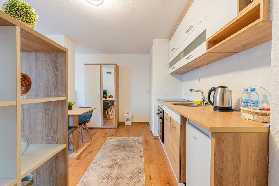 Kitchen or kitchenette, kitchen, kitchen
