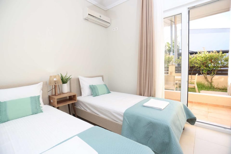 M s Little House Apartment in Halkidiki