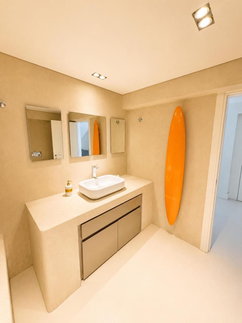 Hot Tub, Bathroom