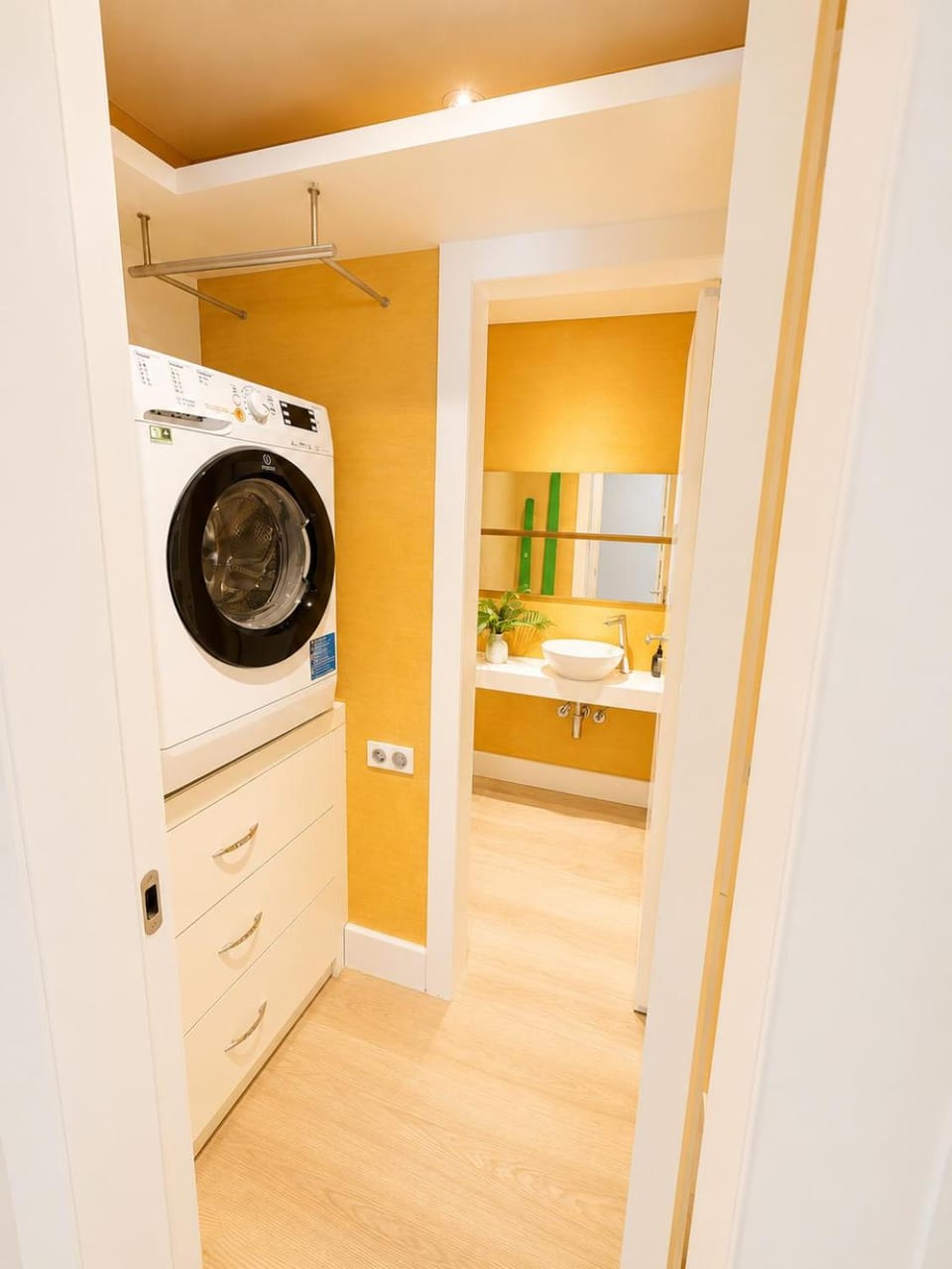 Toilet, Bathroom, washing machine