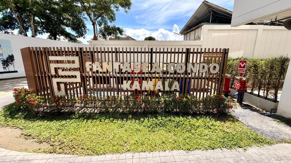 Property building, Facade/entrance, Garden