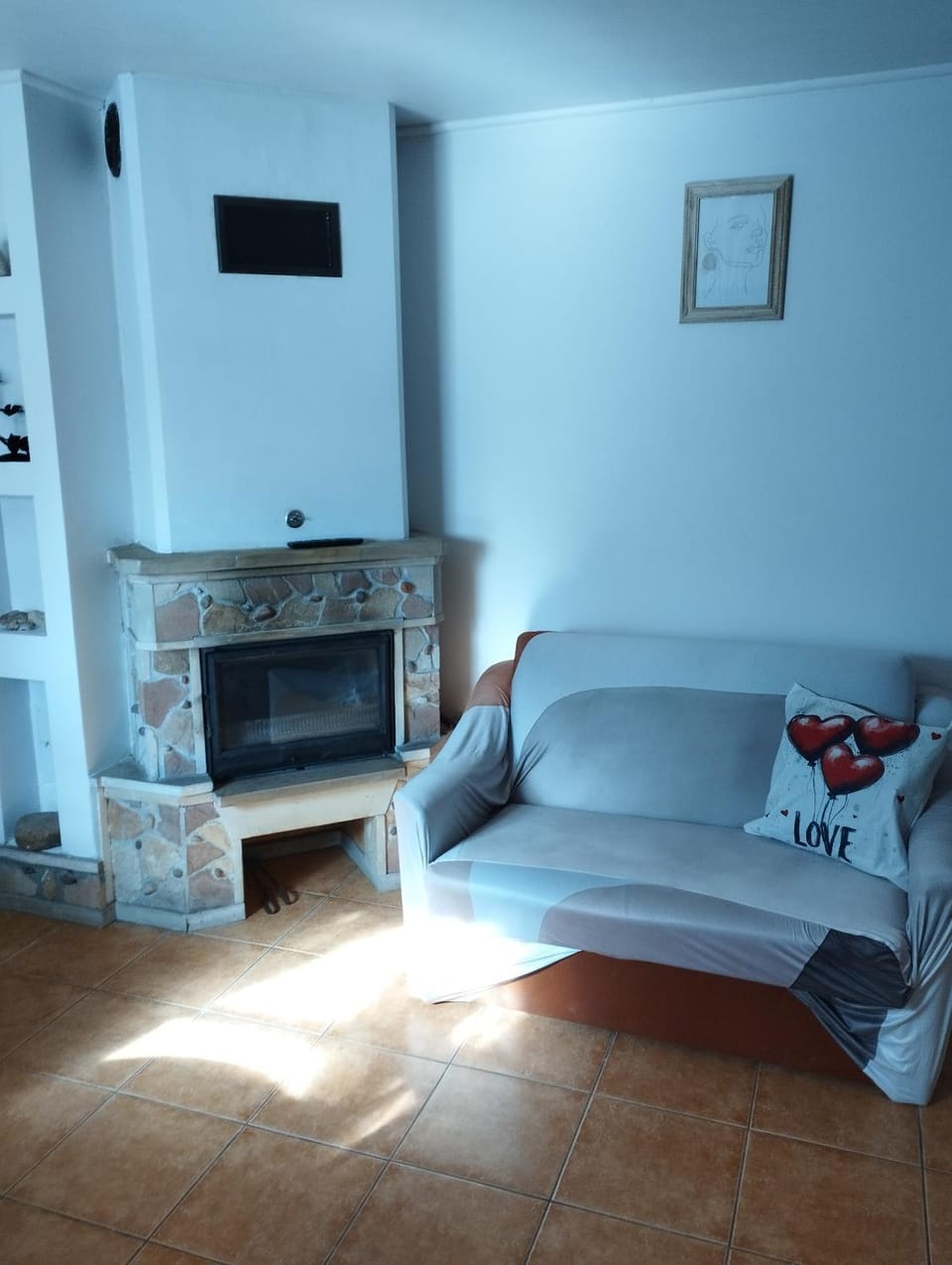 Seating area, fireplace