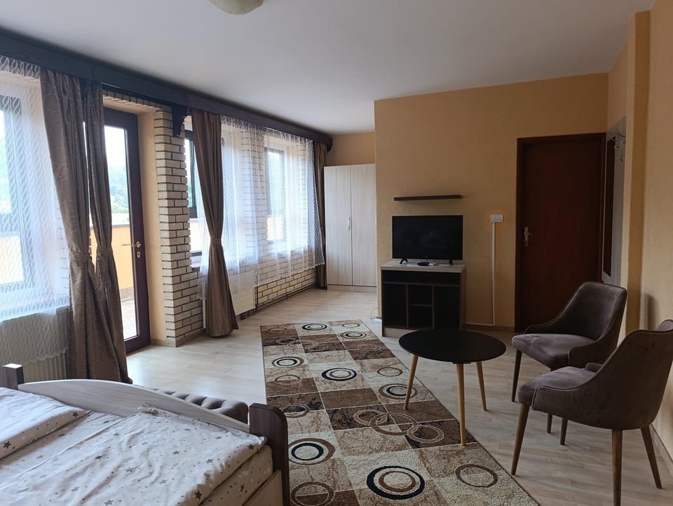 Jasen restoran Apartment in Serbia