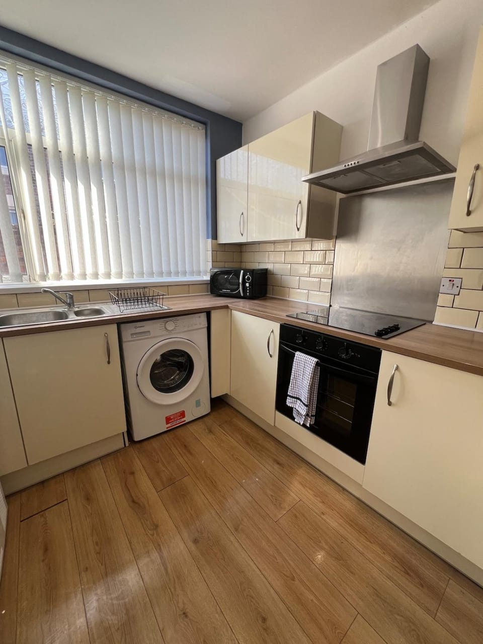 Liverpool Lily House - Stylish 4 BR - Group Stay House in Liverpool