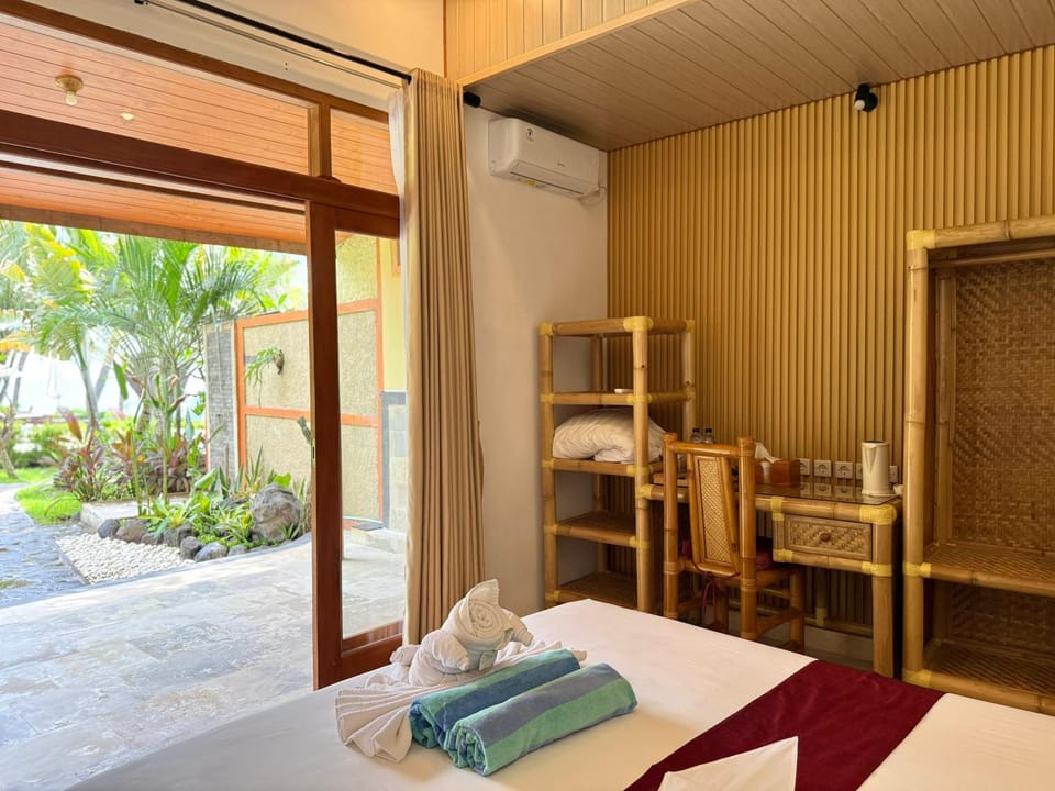 Bed, View (from property/room), Photo of the whole room, towels