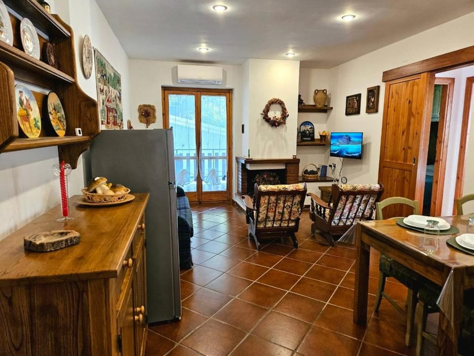 Kitchen or kitchenette, Living room, Dining area