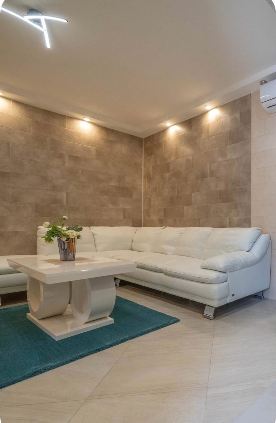 Clive M 1 Apartment in Kotor
