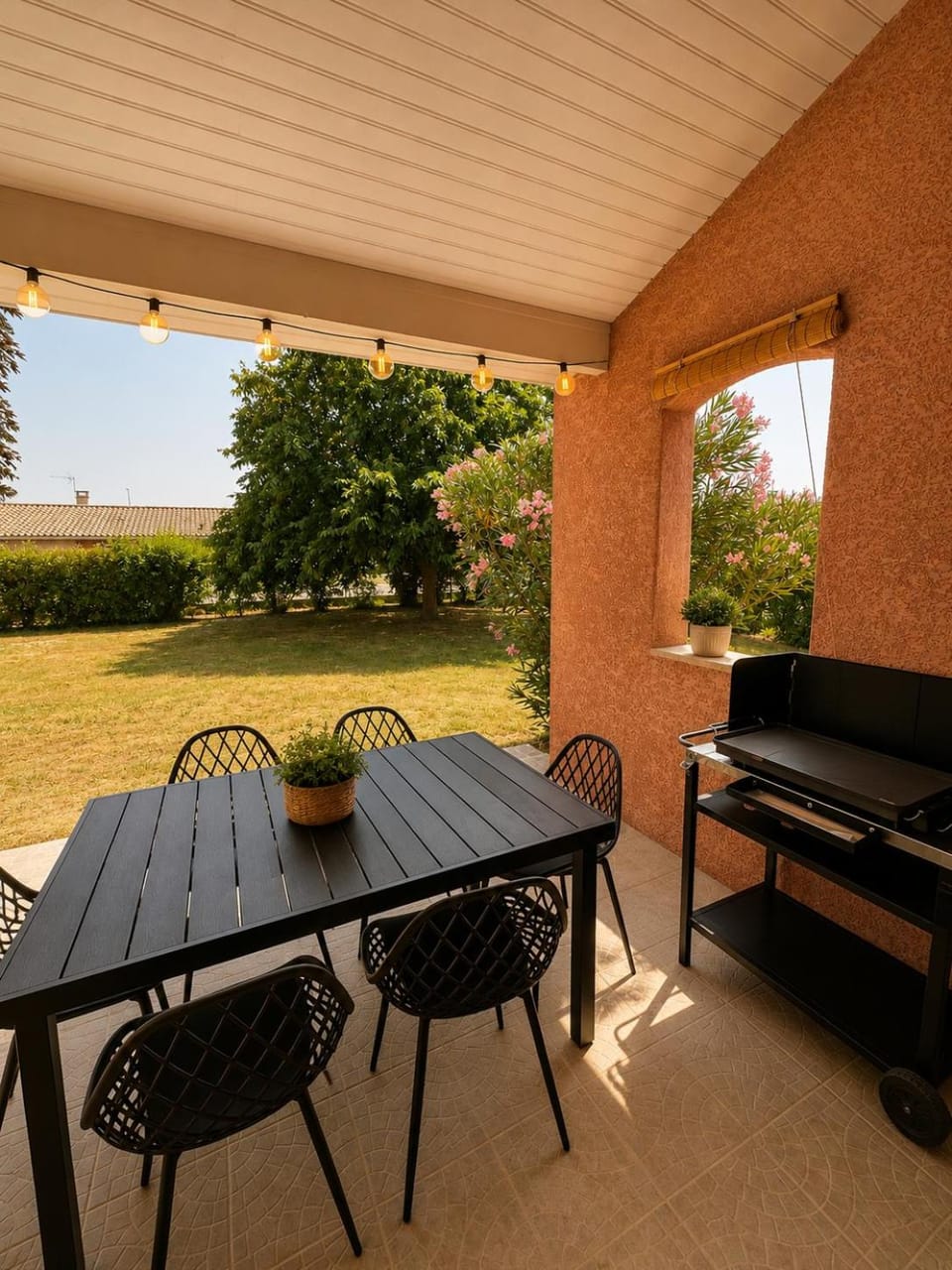 Patio, BBQ facilities, Garden