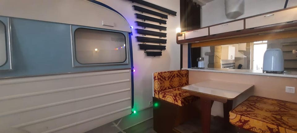 Esprit caravane 1960 - Appart insolite à Crest Apartment in Provence