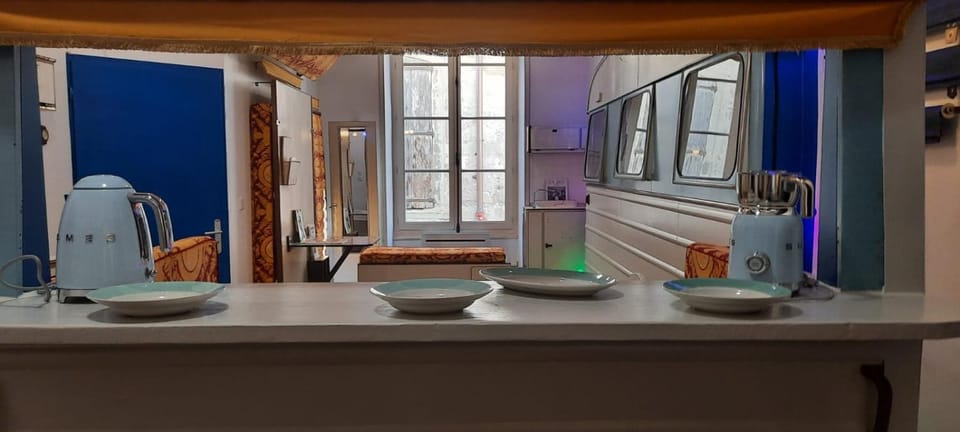 Esprit caravane 1960 - Appart insolite à Crest Apartment in Provence