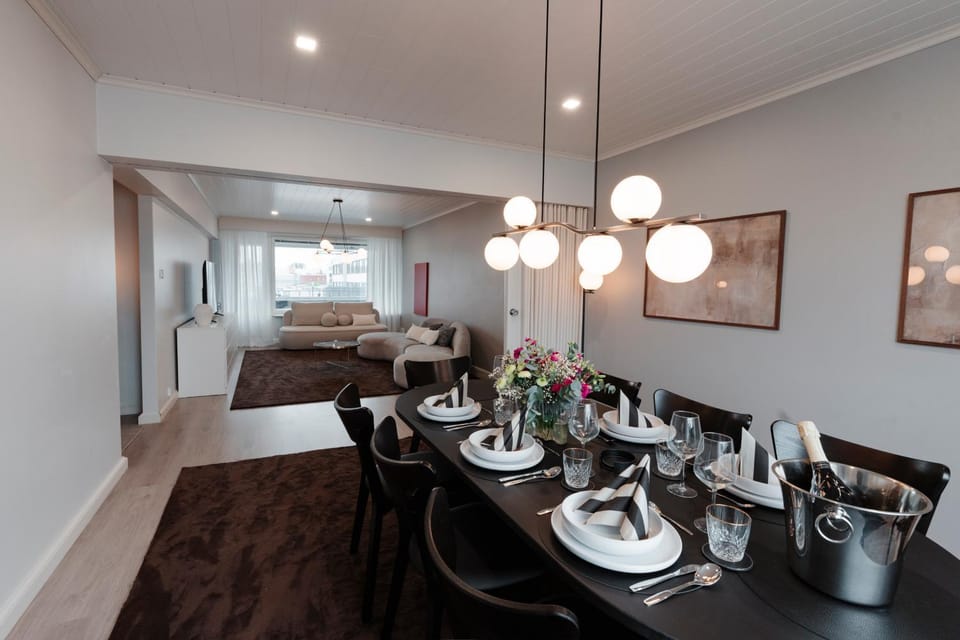 Living room, Dining area