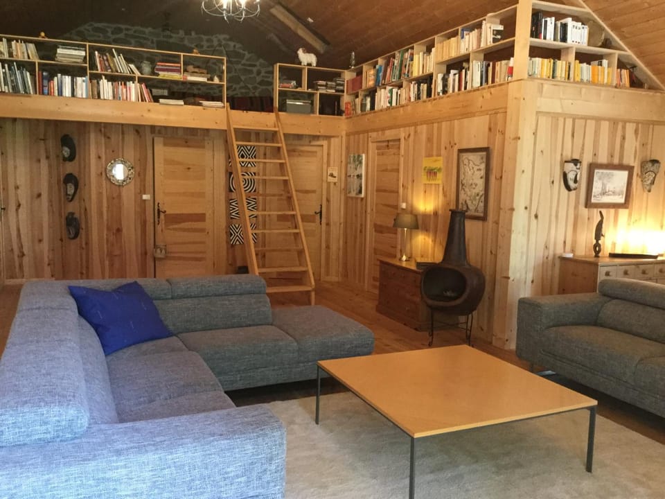 Library, Living room