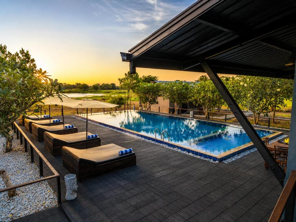 Property building, Swimming pool, Breakfast